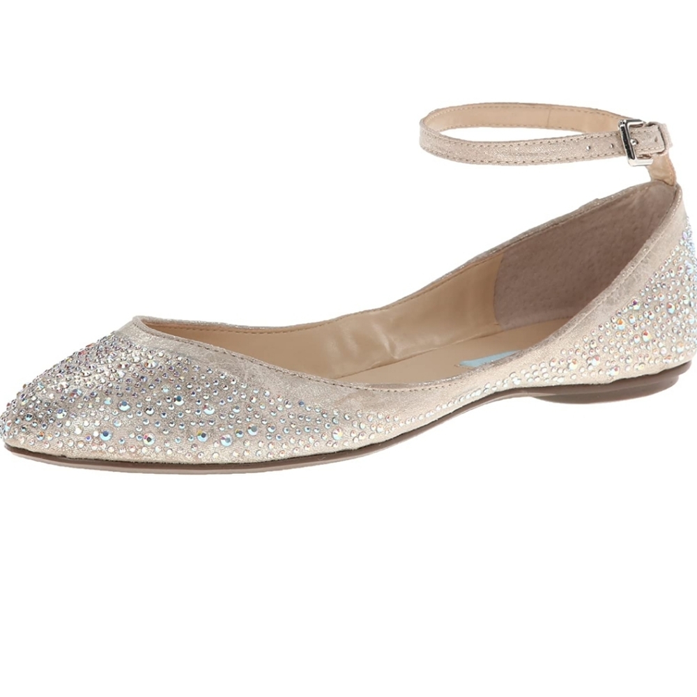 Blue by Betsy Johnson Women's SB Joy Ballet Flat in Champagne size 11